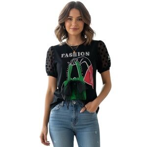 Love & Lace woman’s Black fashion Graphic T-Shirt size small